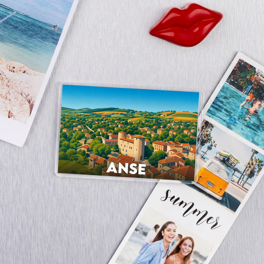 Magnet souvenir de la ville d'Anse avec une illustration stylisée.