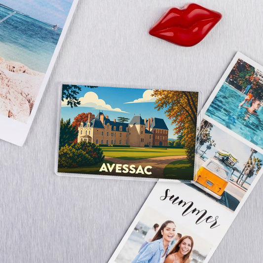 Magnat souvenir de la ville d'Avessac avec une illustration stylisée de son château.