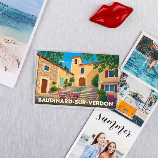 Magnet souvenir de la ville de Baudinard-sur-Verdon avec une illustration stylisée.