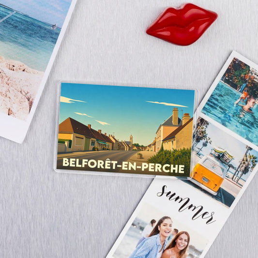 Magnet souvenir de la ville de Belforêt-en-Perche avec une illustration stylisée.