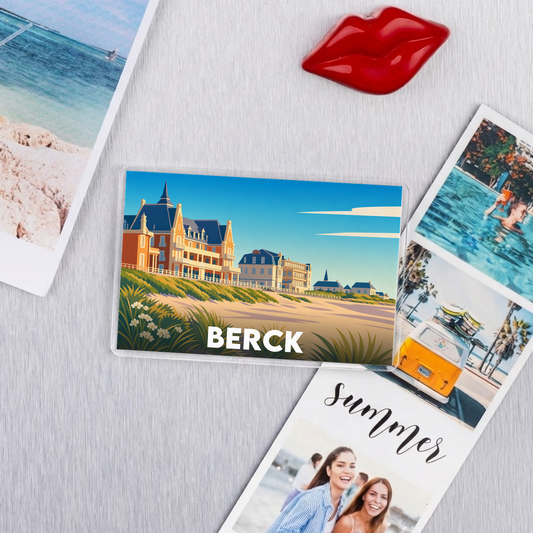 Magnet souvenir de la ville de Berck avec une illustration stylisée de son front de mer.