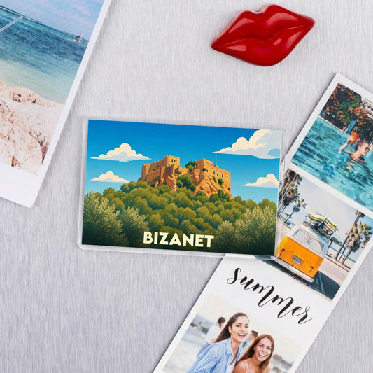 Magnat souvenir de la ville de Bizanet avec une illustration stylisée de son château.
