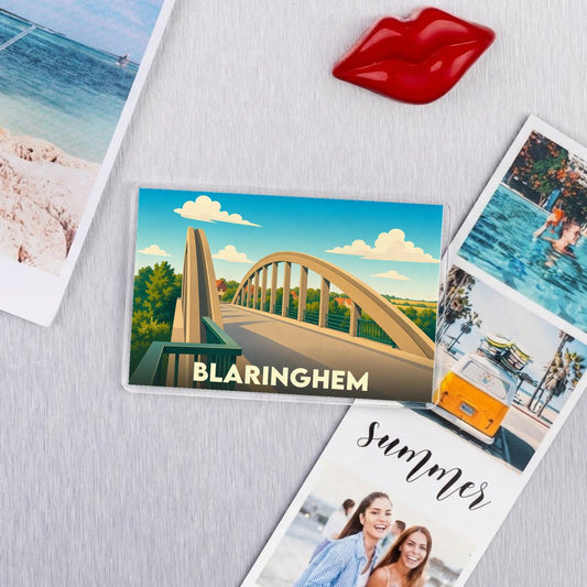 Magnet souvenir de la ville de Blaringhem avec une illustration stylisée d'un pont.