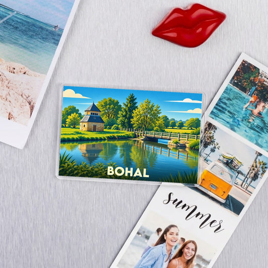 Magnet souvenir de la ville de Bohal avec une illustration colorée de paysage.