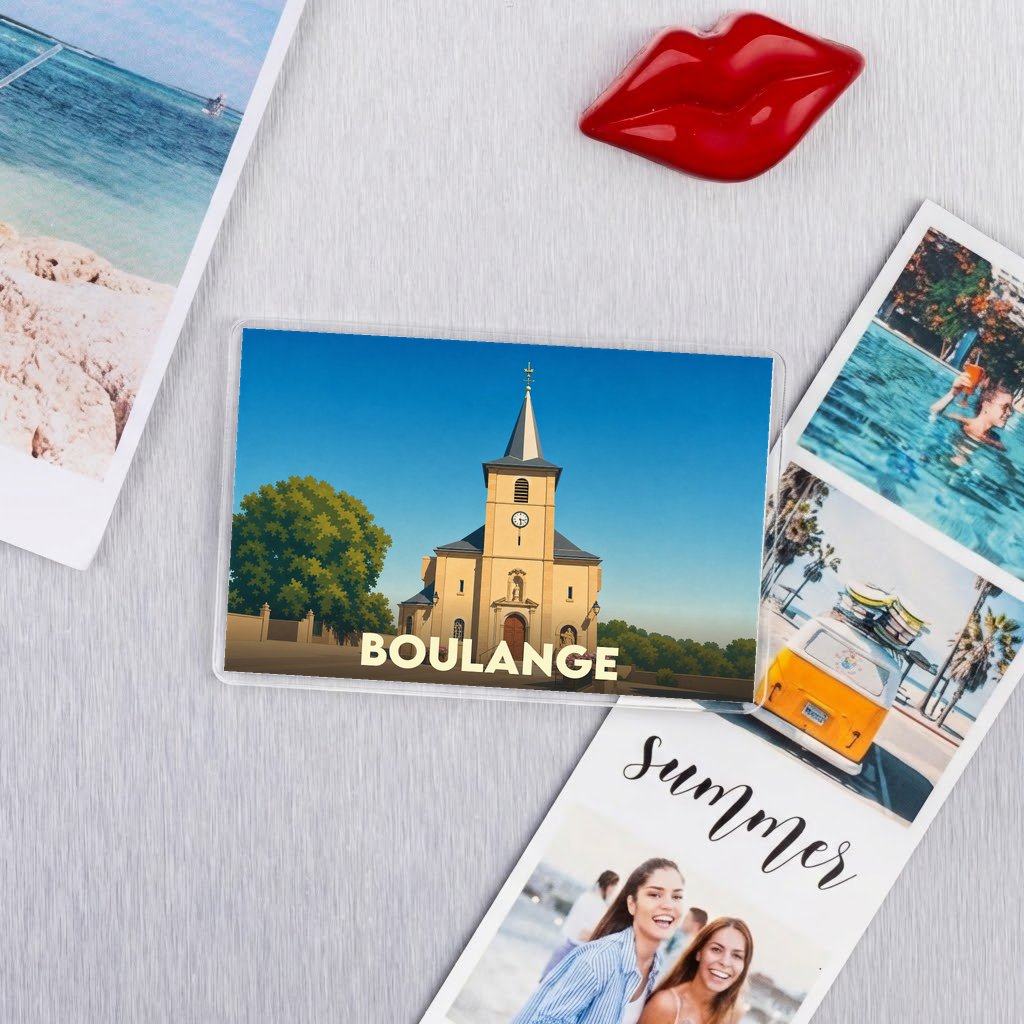 Magnet souvenir de la ville de Boulange avec une illustration stylisée de son église.