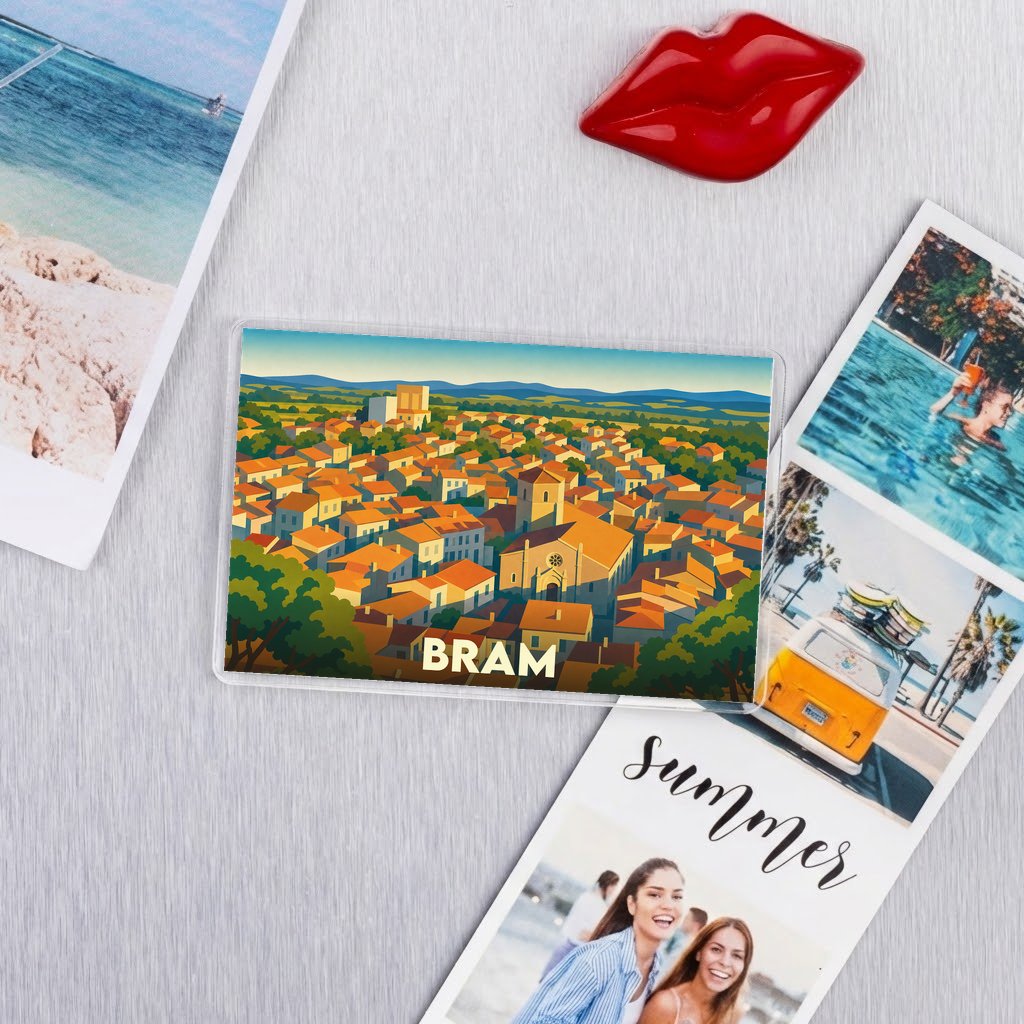 Magnet souvenir de la ville de Bram avec une illustration stylisée.