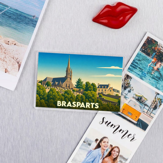 Magnet souvenir de la ville de Brasparts avec une illustration stylisée de son église.