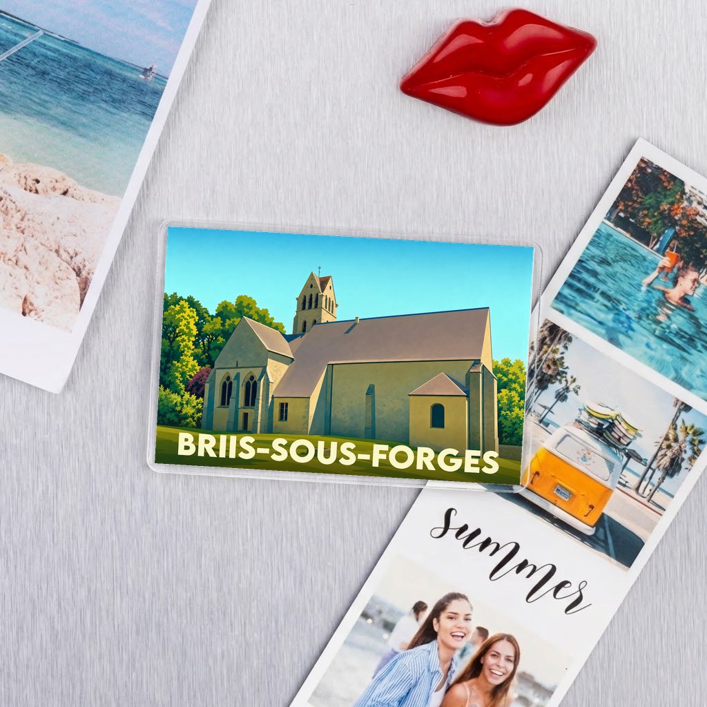 Magnet souvenir de la ville de Briis-sous-Forges avec une illustration stylisée de son église.