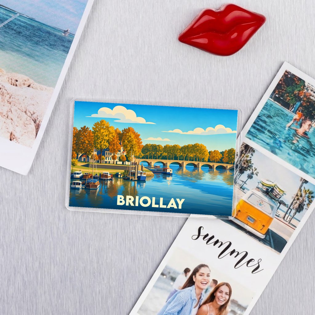 Magnet souvenir de la ville de Briollay avec une illustration stylisée des bords de Sarthe.
