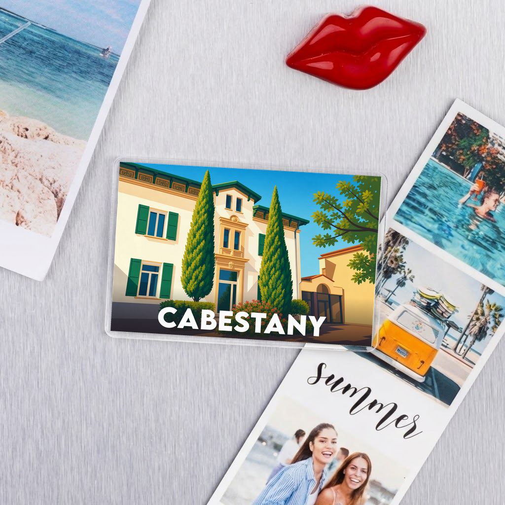Magnet souvenir de la ville de Cabestany avec une illustration stylisée d'un bâtiment traditionnel.