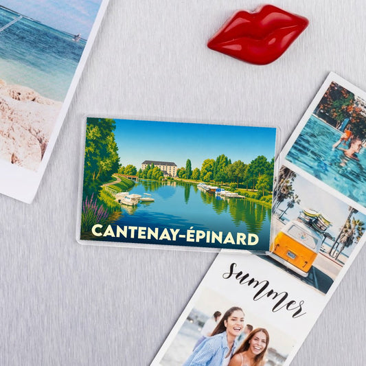 Magnet souvenir de la ville de Cantenay-Épinard avec une illustration stylisée des bords de la Mayenne.