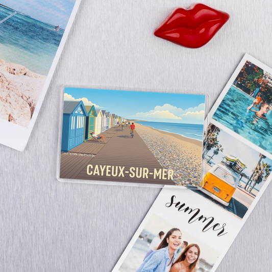 Magnet souvenir de la ville de Cayeux-sur-Mer avec une illustration stylisée de son front de mer.