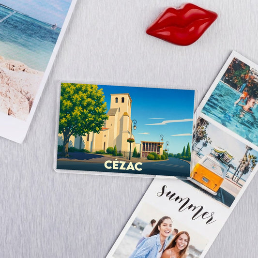Magnet souvenir de la ville de Cézac avec une illustration stylisée de son église.