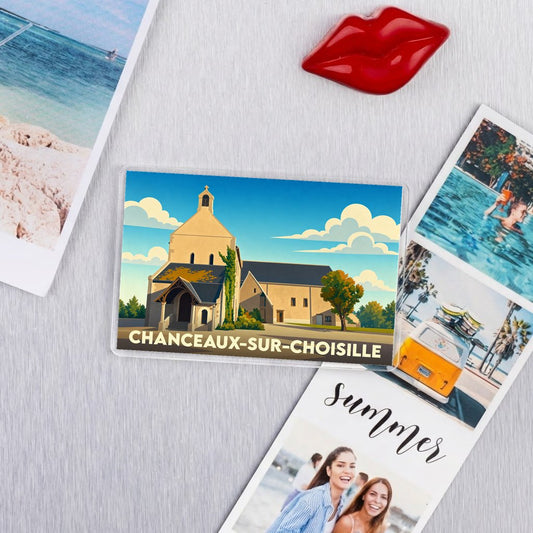 Magnet souvenir de la ville de Chanceaux-sur-Choisille avec une illustration stylisée de son église.