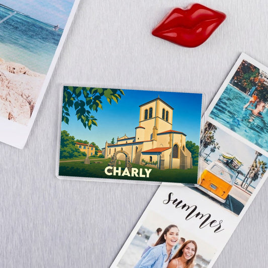 Magnet souvenir de la ville de Charly avec une illustration stylisée de son église.