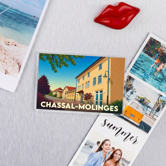Magnet souvenir de la ville de Chassal-Molinges avec une illustration stylisée.