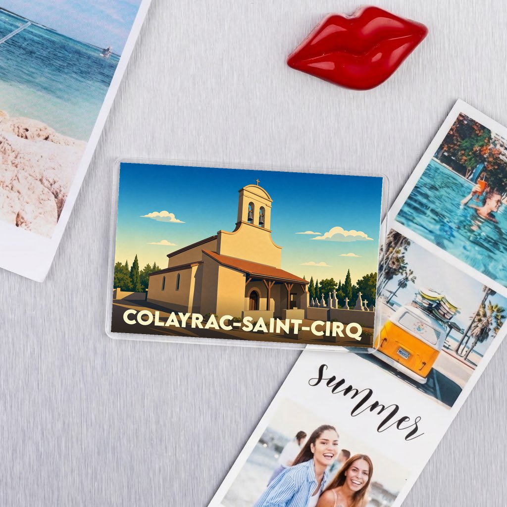Magnet souvenir de la ville de Colayrac-Saint-Cirq avec une illustration stylisée de son église.