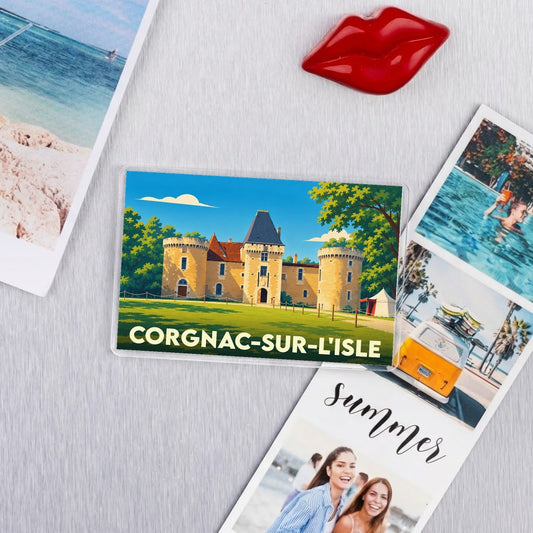 Magnet souvenir de la ville de Corgnac-sur-l'Isle avec une illustration stylisée de son château.