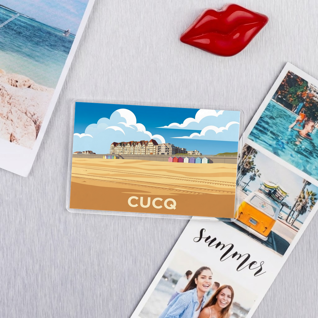 Magnet souvenir de la ville de Cucq avec une illustration stylisée de sa plage.