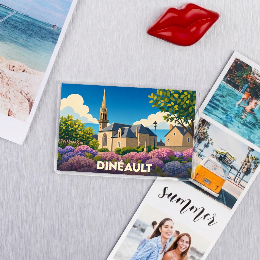 Magnet souvenir de la ville de Dinéault avec une illustration stylisée d'une église entourée d'hortensias.