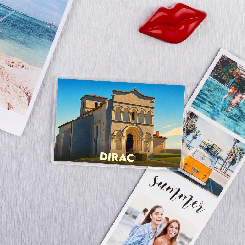 Magnet souvenir de la ville de Dirac avec une illustration stylisée de son église romane.