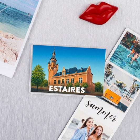 Magnet souvenir de la ville d'Estaires avec une illustration stylisée de son hôtel de ville.