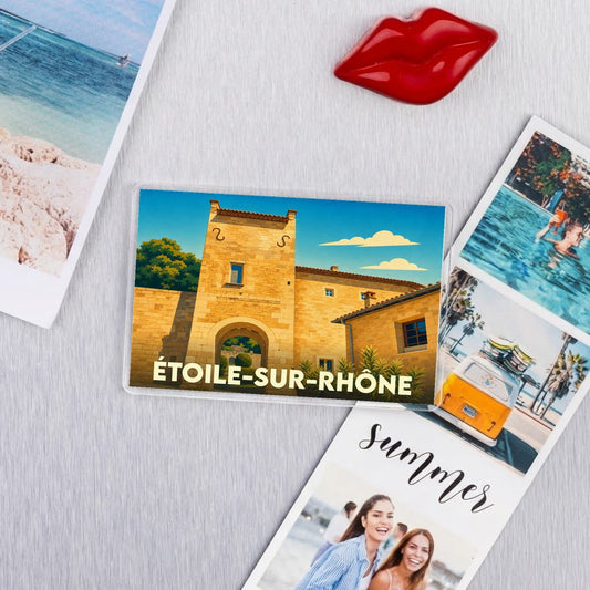 Magnet souvenir de la ville d’Étoile-sur-Rhône avec une illustration stylisée d’une porte de ville historique.
