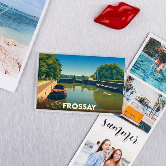 Magnet souvenir de la ville de Frossay avec une illustration stylisée d'un canal et de son écluse.