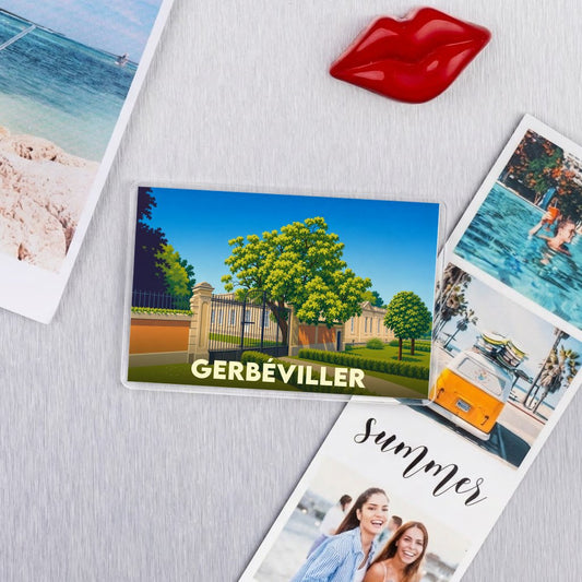 Magnet souvenir de la ville de Gerbéviller avec une illustration stylisée d'un domaine arboré.