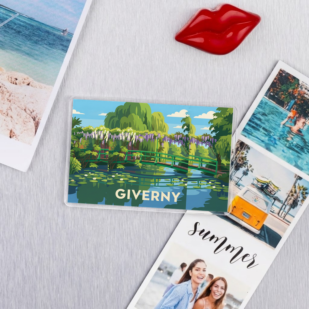 Magnet souvenir de la ville de Giverny avec une illustration stylisée du célèbre pont japonais.