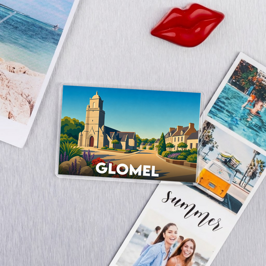 Magnet souvenir de la ville de Glomel avec une illustration stylisée.