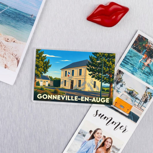 Magnet souvenir de Gonneville-en-Auge avec une illustration stylisée d'un bâtiment typique.