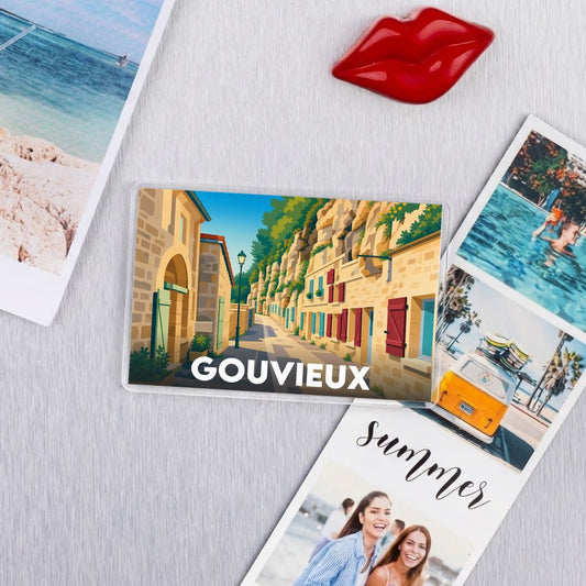 Magnet souvenir de la ville de Gouvieux avec une illustration colorée et stylisée.