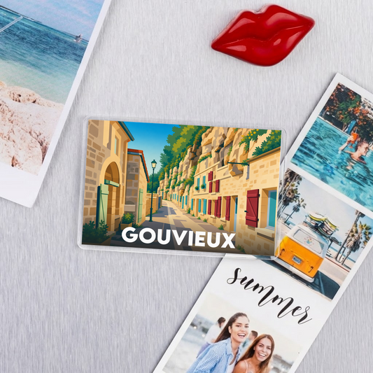 Magnet souvenir de la ville de Gouvieux avec une illustration colorée et stylisée.