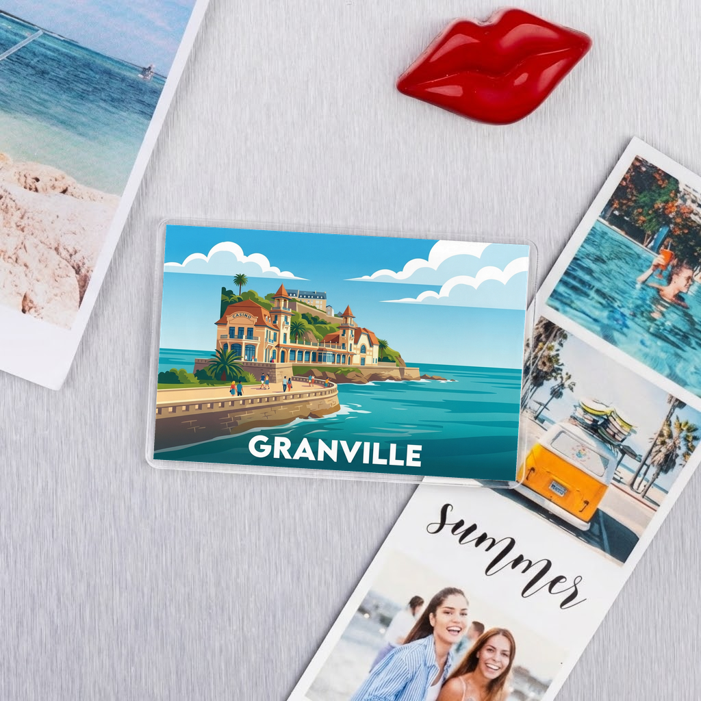 Magnet souvenir de la ville de Granville avec une illustration stylisée de son front de mer.
