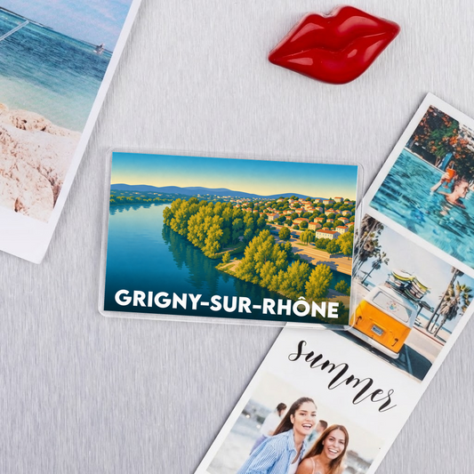 Magnet souvenir de la ville de Grigny-sur-Rhône avec une illustration stylisée du bord de l'eau.