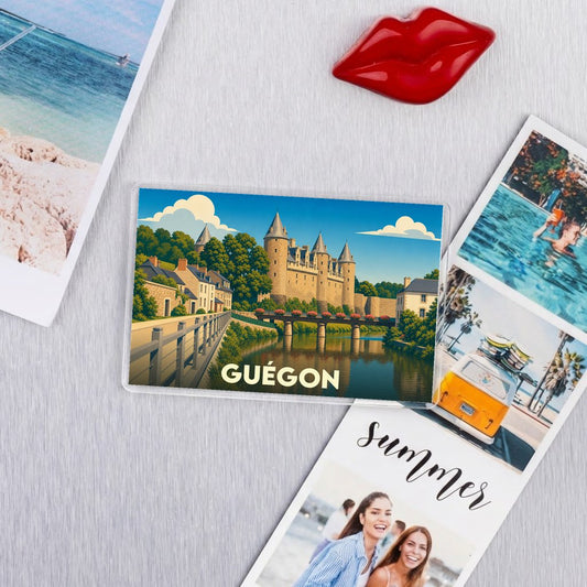 Magnet souvenir de la ville de Guégon avec une illustration stylisée.