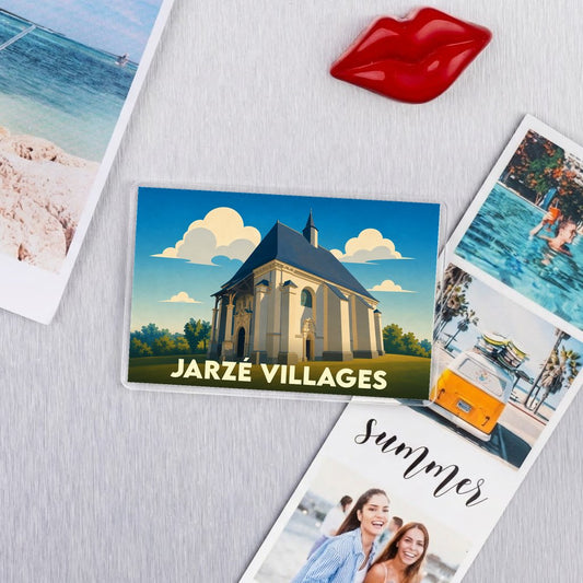 Magnet souvenir de Jarzé Villages avec une illustration stylisée de sa chapelle.