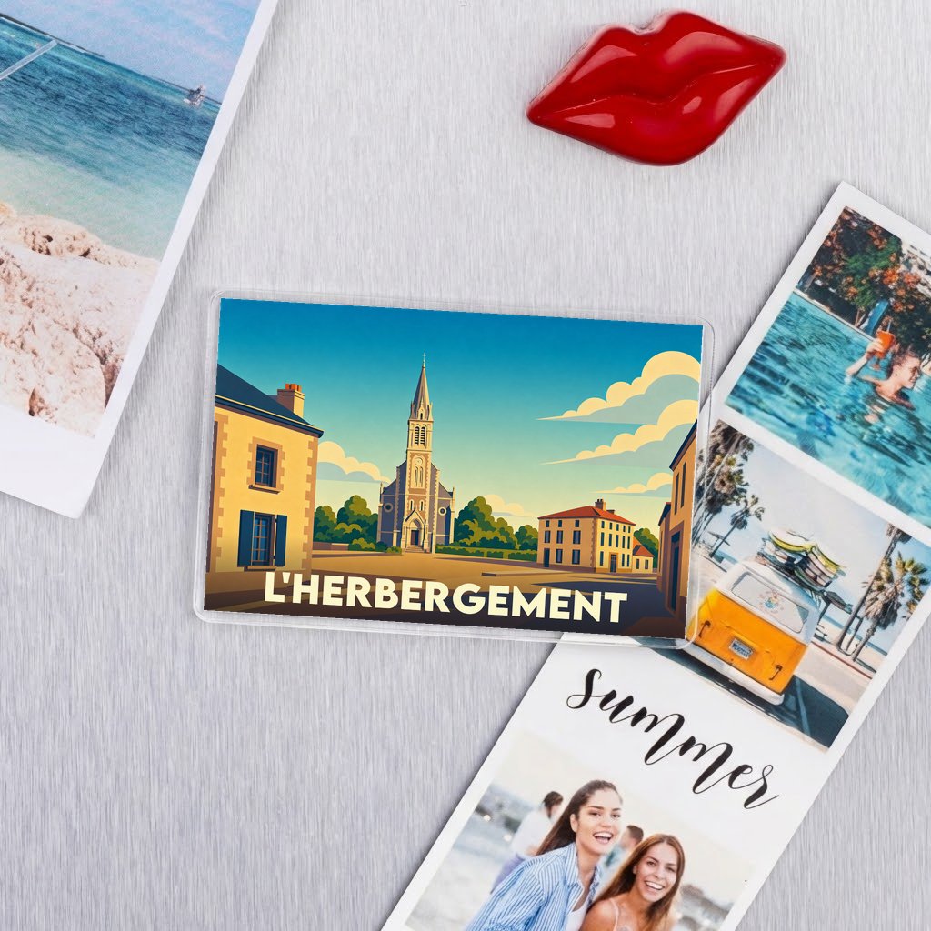 Magnet souvenir de la ville de L'Herbergement avec une illustration stylisée.
