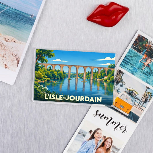 Magnet souvenir de la ville de L'Isle-Jourdain avec une illustration stylisée de son viaduc.