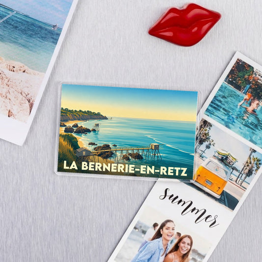 Magnet souvenir de la ville de La Bernerie-en-Retz avec une illustration stylisée de son bord de mer.
