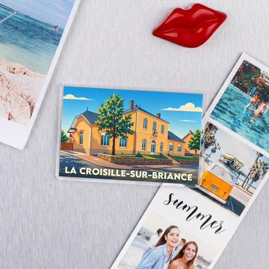 Magnet souvenir de la ville de La Croisille-sur-Briance avec une illustration stylisée.