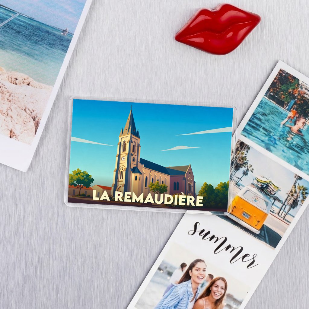 Magnet souvenir de la ville de La Remaudière avec une illustration stylisée de son église.