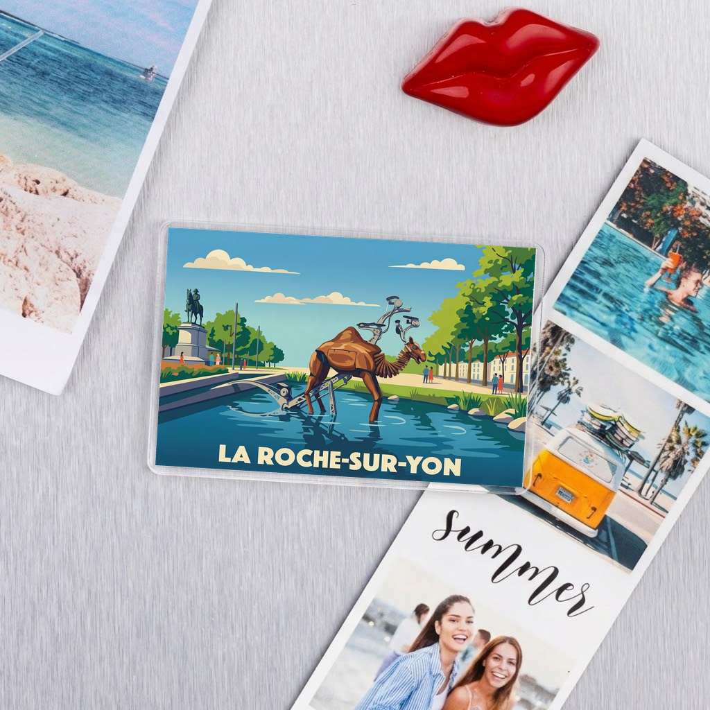 Magnet souvenir de la ville de La Roche-sur-Yon avec une illustration stylisée d'un animal mécanique.