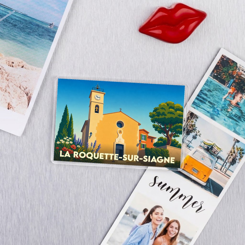 Magnet souvenir de la ville de La Roquette-sur-Siagne avec une illustration stylisée de son église.