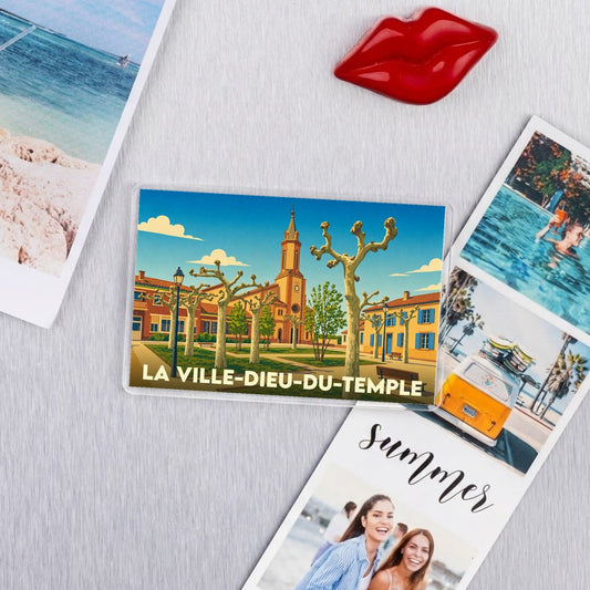 Magnet souvenir de la commune de La Ville-Dieu-du-Temple avec une illustration stylisée de son église et de sa place.
