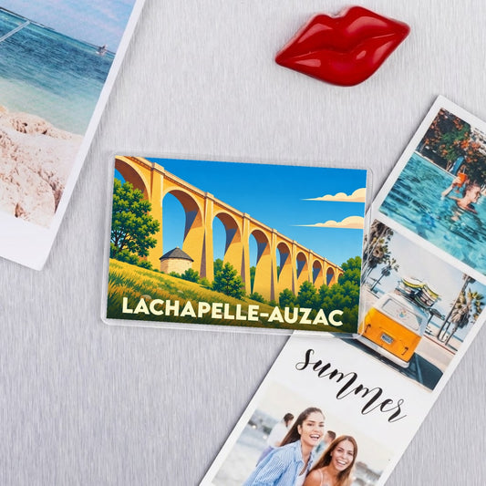 Magnet souvenir de la ville de Lachapelle-Auzac avec une illustration stylisée d'un viaduc.