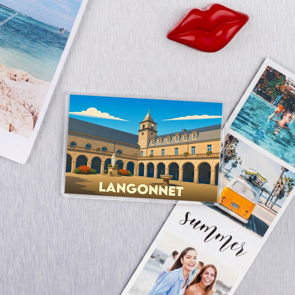Magnet souvenir de la ville de Langonnet avec une illustration stylisée de son abbaye.