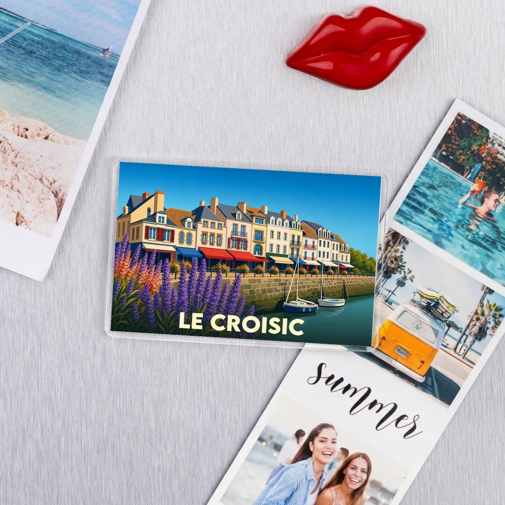 Magnet souvenir de la ville de Le Croisic avec une illustration colorée et stylisée du port.