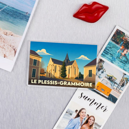 Magnet souvenir de la ville du Plessis-Grammoire avec une illustration stylisée de son église.